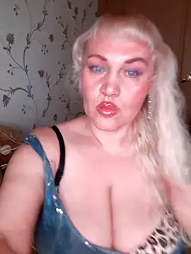 Snapshot of IsabellaBoni chatting on 11-18-25, 06:40 IsabellaBoni online show from 11-18-25, 06:40