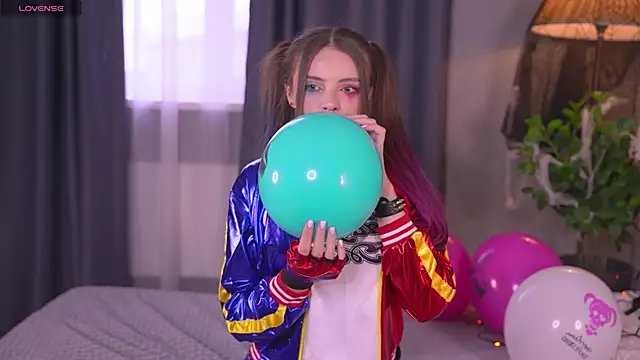 Bellacle online show from 10-31-25, 07:42