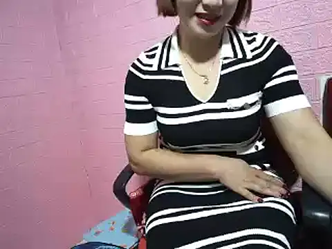 Snapshot of Mama-BigPussy chatting on 12-13-24, 02:21 Mama-BigPussy online show from 12-13-24, 02:21
