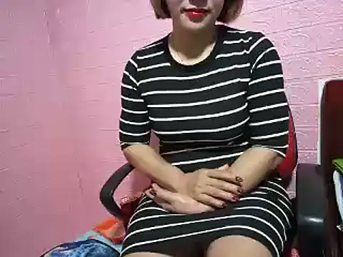 Snapshot of Mama-BigPussy chatting on 12-14-24, 08:56 Mama-BigPussy online show from 12-14-24, 08:56