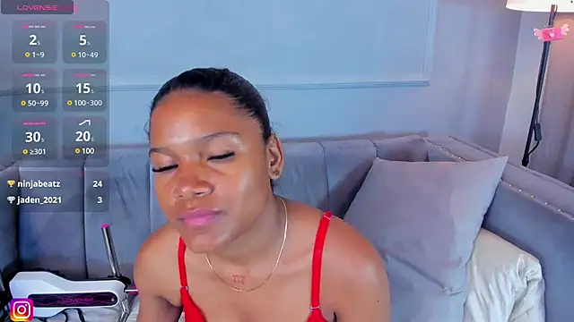 Isabellsmmith online show from 02-22-25, 06:50