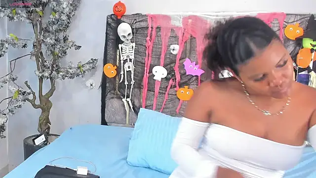 Isabellsmmith online show from 10-18-25, 07:47