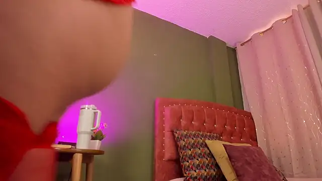 Zara dulce online show from 12-18-25, 01:06