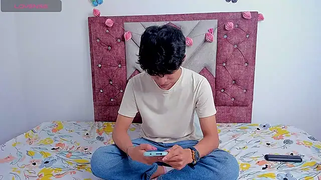 Snapshot of Santy_carrington chatting on 03-11-25, 09:48 Santy carrington online show from 03-11-25, 09:48