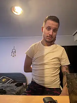 Snapshot of BWC69_69_69 chatting on 02-14-25, 05:57 BWC69 69 69 online show from 02-14-25, 05:57