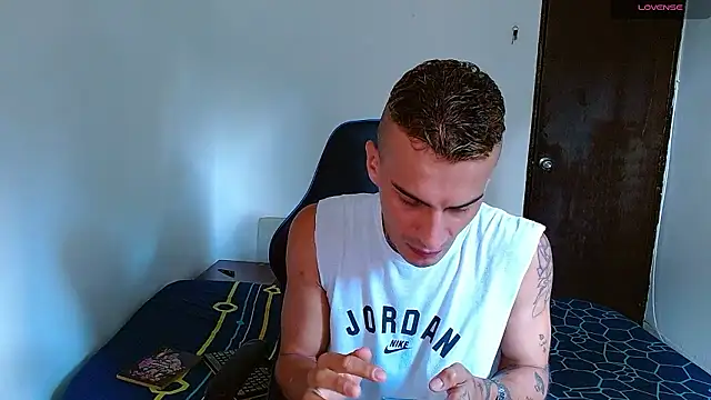 bray hotboy777 online show from 01-09-26, 03:48