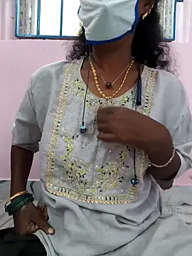 Snapshot of Tamil--Rani chatting on 11-28-25, 11:02 Tamil--Rani online show from 11-28-25, 11:02