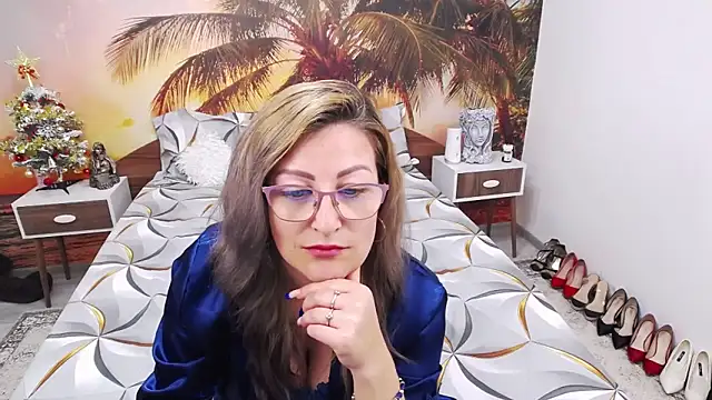 eviajoness online show from 12-12-24, 04:26