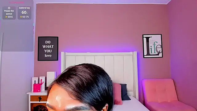 Britanymooree online show from 10-14-25, 08:31