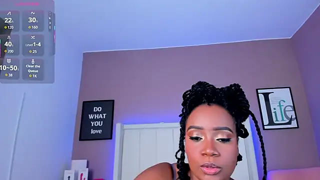 Snapshot of Britanymooree chatting on 12-01-25, 07:52 Britanymooree online show from 12-01-25, 07:52