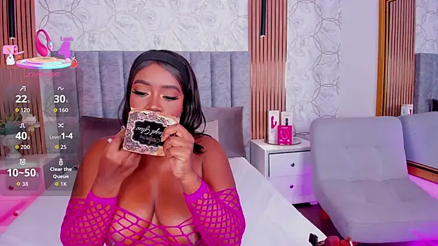 Snapshot of Britanymooree chatting on 02-11-26, 07:41 Britanymooree online show from 02-11-26, 07:41