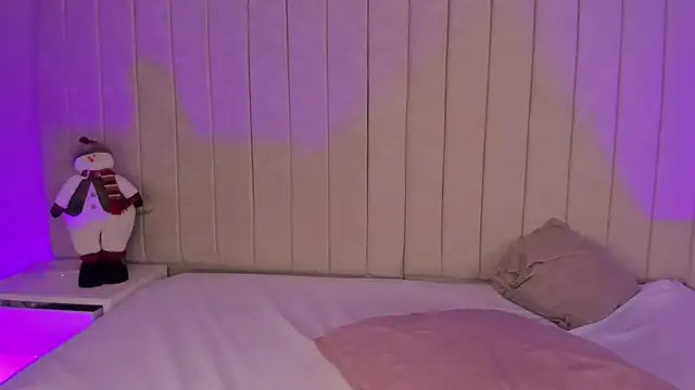 Littleolivia  online show from 12-27-24, 07:57