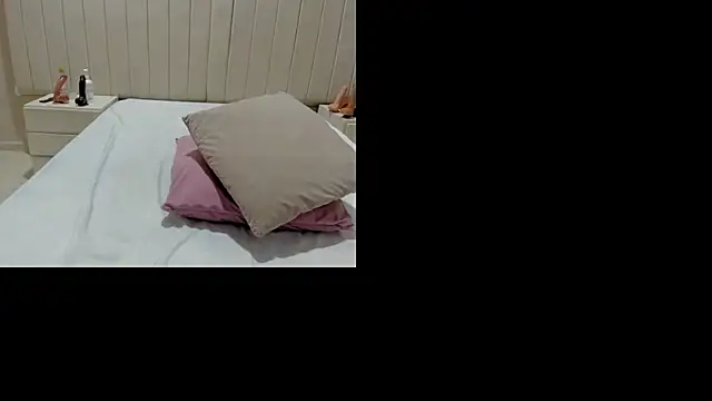 Littleolivia  online show from 01-10-26, 01:02