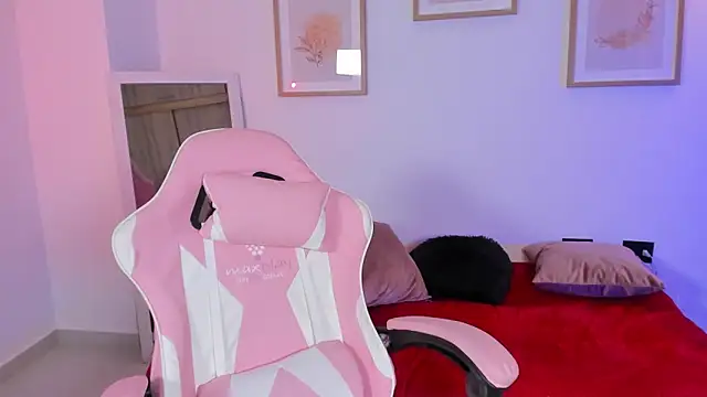 Veronica isaza   online show from 11-19-25, 12:49