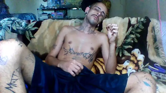 Snapshot of sellvageria chatting on 11-25-25, 07:14 sellvageria online show from 11-25-25, 07:14