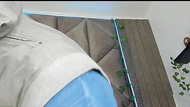 AbbyWathson online show from 11-08-25, 07:45