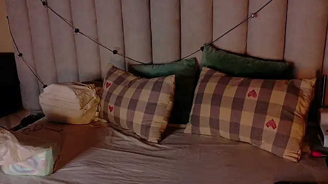 Snapshot of AbbyWathson chatting on 04-07-26, 12:05 AbbyWathson online show from 04-07-26, 12:05