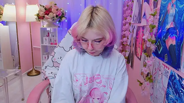 Coconut Mia online show from 11-08-25, 09:57