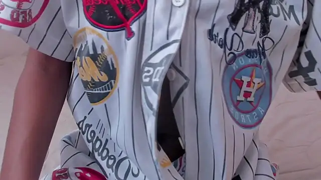 SavannahWildee online show from 10-17-25, 12:08