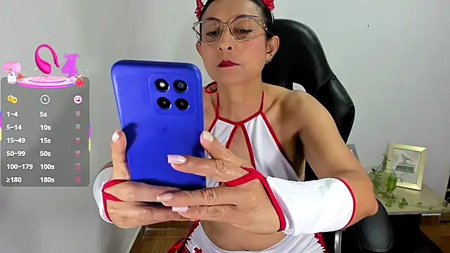 Snapshot of donna_cherry chatting on 03-18-25, 10:48 donna cherry online show from 03-18-25, 10:48