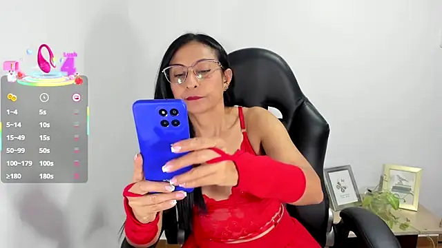 Snapshot of donna_cherry chatting on 03-23-25, 01:09 donna cherry online show from 03-23-25, 01:09