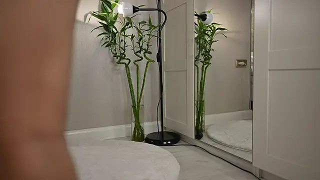 Snapshot of ValerieHill chatting on 01-13-25, 08:37 ValerieHill online show from 01-13-25, 08:37