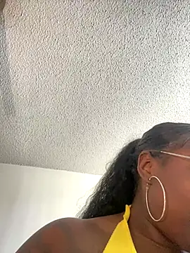 Snapshot of LillShayy chatting on 11-14-25, 07:12 LillShayy online show from 11-14-25, 07:12