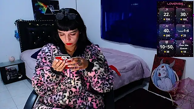 charllotee dark online show from 12-18-24, 11:40