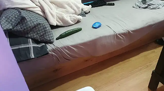 eblata04 online show from 03-04-25, 03:44