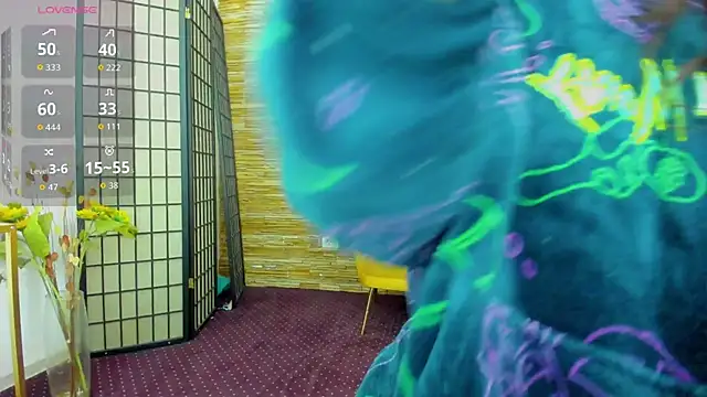 AishaRouhi online show from 10-28-25, 04:49