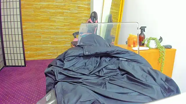 Snapshot of AishaRouhi chatting on 03-02-26, 05:19 AishaRouhi online show from 03-02-26, 05:19