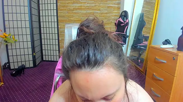 Snapshot of AishaRouhi chatting on 03-03-26, 05:02 AishaRouhi online show from 03-03-26, 05:02