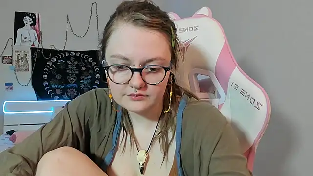 Snapshot of BebKonie chatting on 03-02-25, 01:26 BebKonie online show from 03-02-25, 01:26