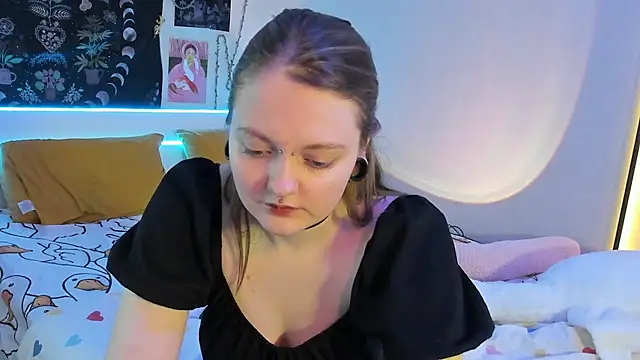 Snapshot of BebKonie chatting on 03-21-25, 04:18 BebKonie online show from 03-21-25, 04:18