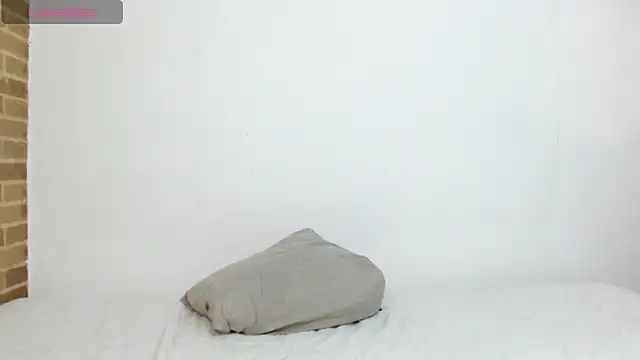 helenacyruss online show from 12-30-24, 08:04