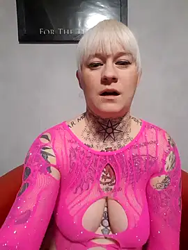 poussichienne online show from 11-07-25, 04:51