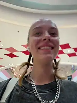 Snapshot of enjoy_my_beauty chatting on 12-15-24, 05:02 enjoy my beauty online show from 12-15-24, 05:02