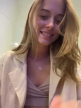 Snapshot of enjoy_my_beauty chatting on 02-26-25, 07:20 enjoy my beauty online show from 02-26-25, 07:20