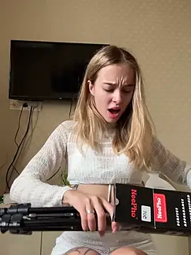 enjoy my beauty online show from 12-21-25, 06:42