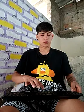 Lukas strong online show from 10-24-25, 02:57