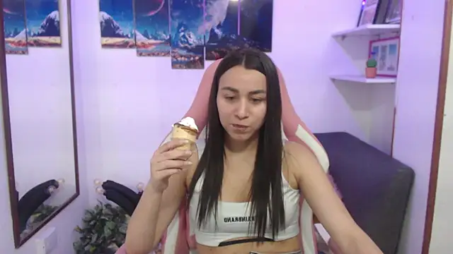 EmmaMyerss  online show from 01-31-25, 10:31
