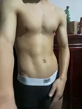 Snapshot of Mrtzz_ chatting on 12-22-24, 10:58 Mrtzz  online show from 12-22-24, 10:58