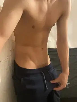 Snapshot of Mrtzz_ chatting on 02-18-25, 07:10 Mrtzz  online show from 02-18-25, 07:10