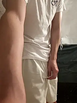 Snapshot of Mrtzz_ chatting on 10-11-25, 10:41 Mrtzz  online show from 10-11-25, 10:41