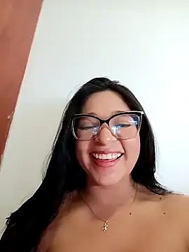 -VICKKY online show from 10-16-25, 01:50