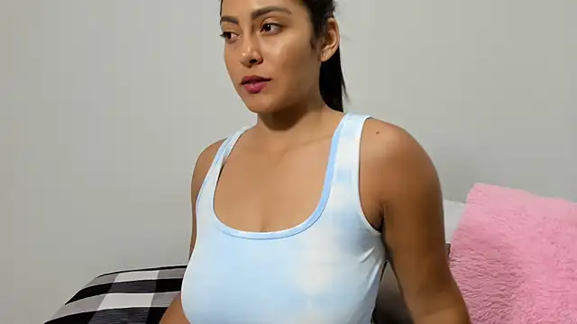 sofiaparker8 online show from 12-05-24, 07:06