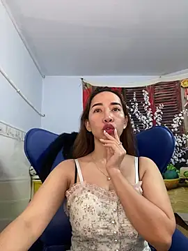 Snapshot of Cherry_6969 chatting on 01-19-25, 04:57 Cherry 6969 online show from 01-19-25, 04:57