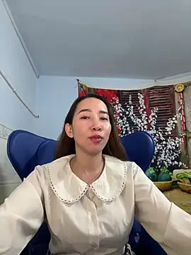 Snapshot of Cherry_6969 chatting on 02-06-25, 04:25 Cherry 6969 online show from 02-06-25, 04:25