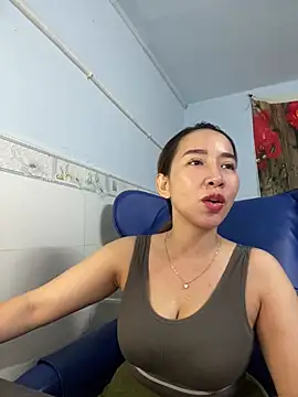 Snapshot of Cherry_6969 chatting on 03-02-25, 04:10 Cherry 6969 online show from 03-02-25, 04:10