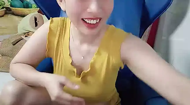 Snapshot of Cherry_6969 chatting on 03-19-25, 01:21 Cherry 6969 online show from 03-19-25, 01:21